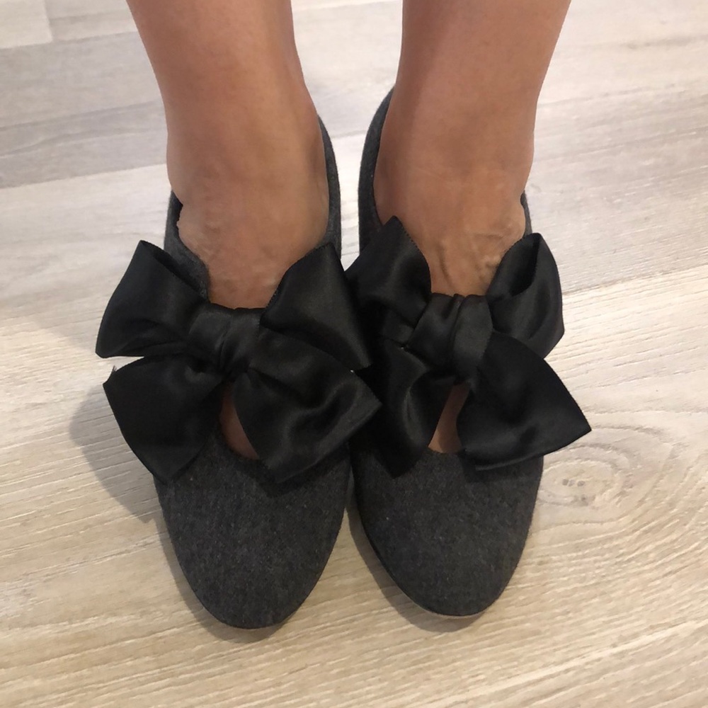 Stuart Weitzman Bow Heel